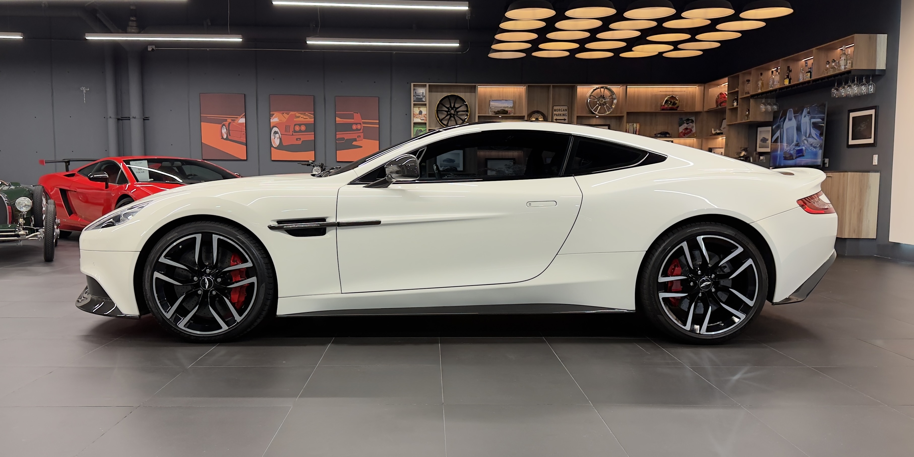 Aston Martin Vanquish Carbon Coupe