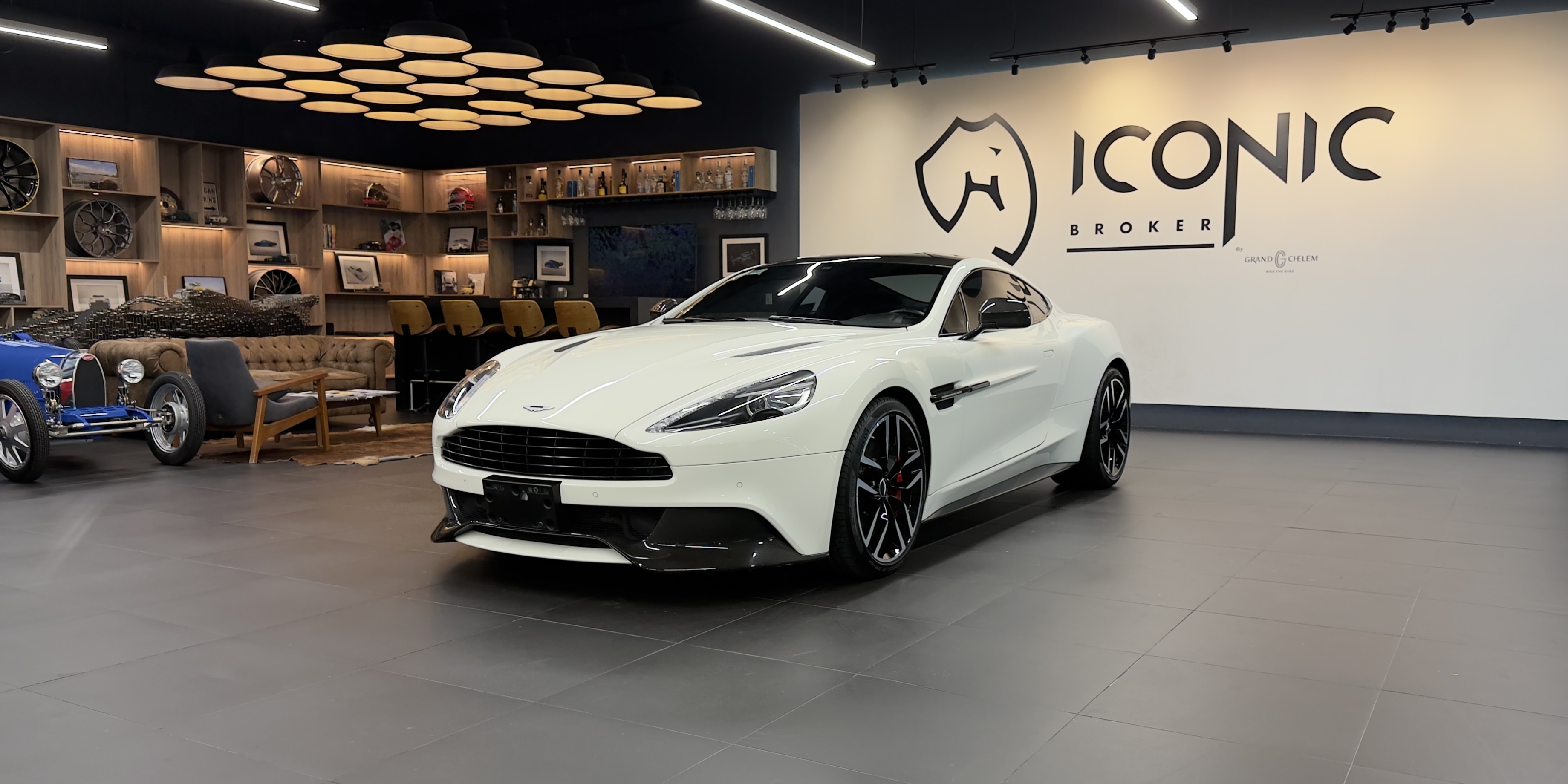 Aston Martin Vanquish Carbon Coupe