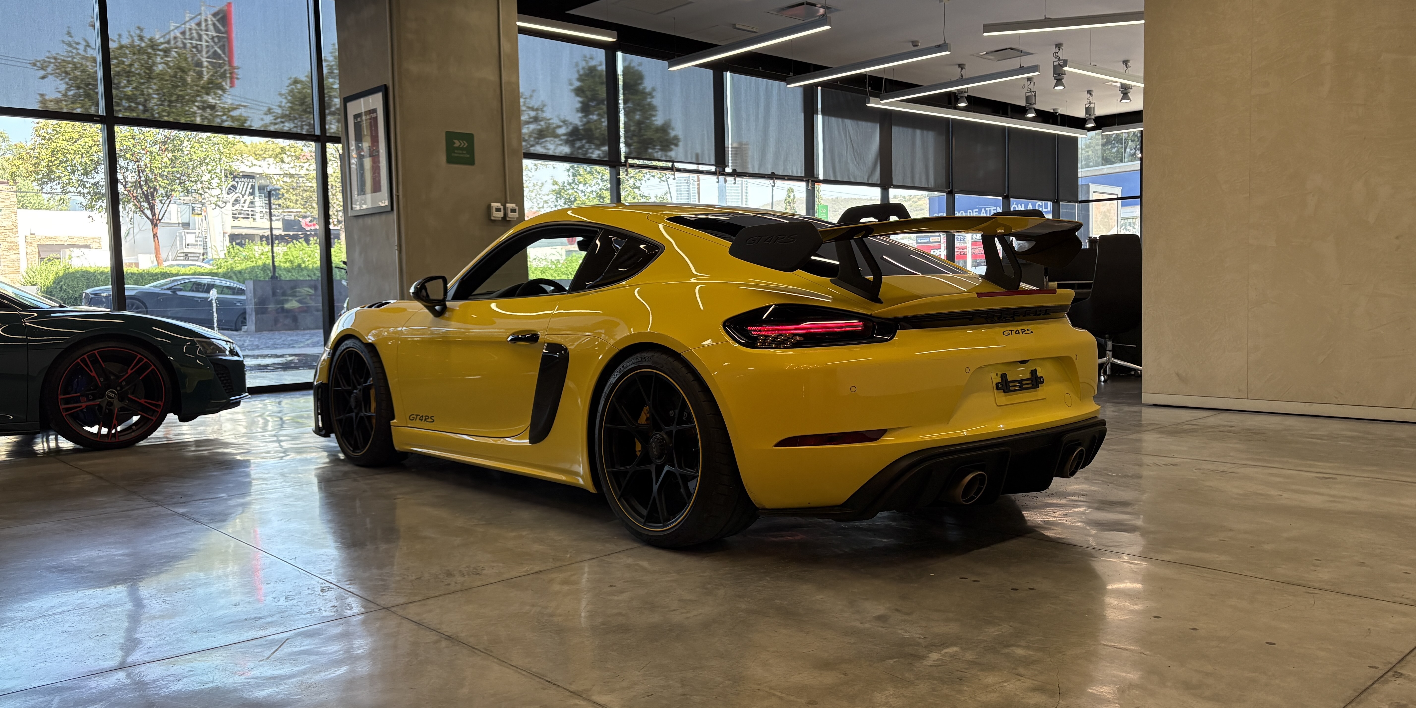 Porsche 718 Cayman GT4 RS