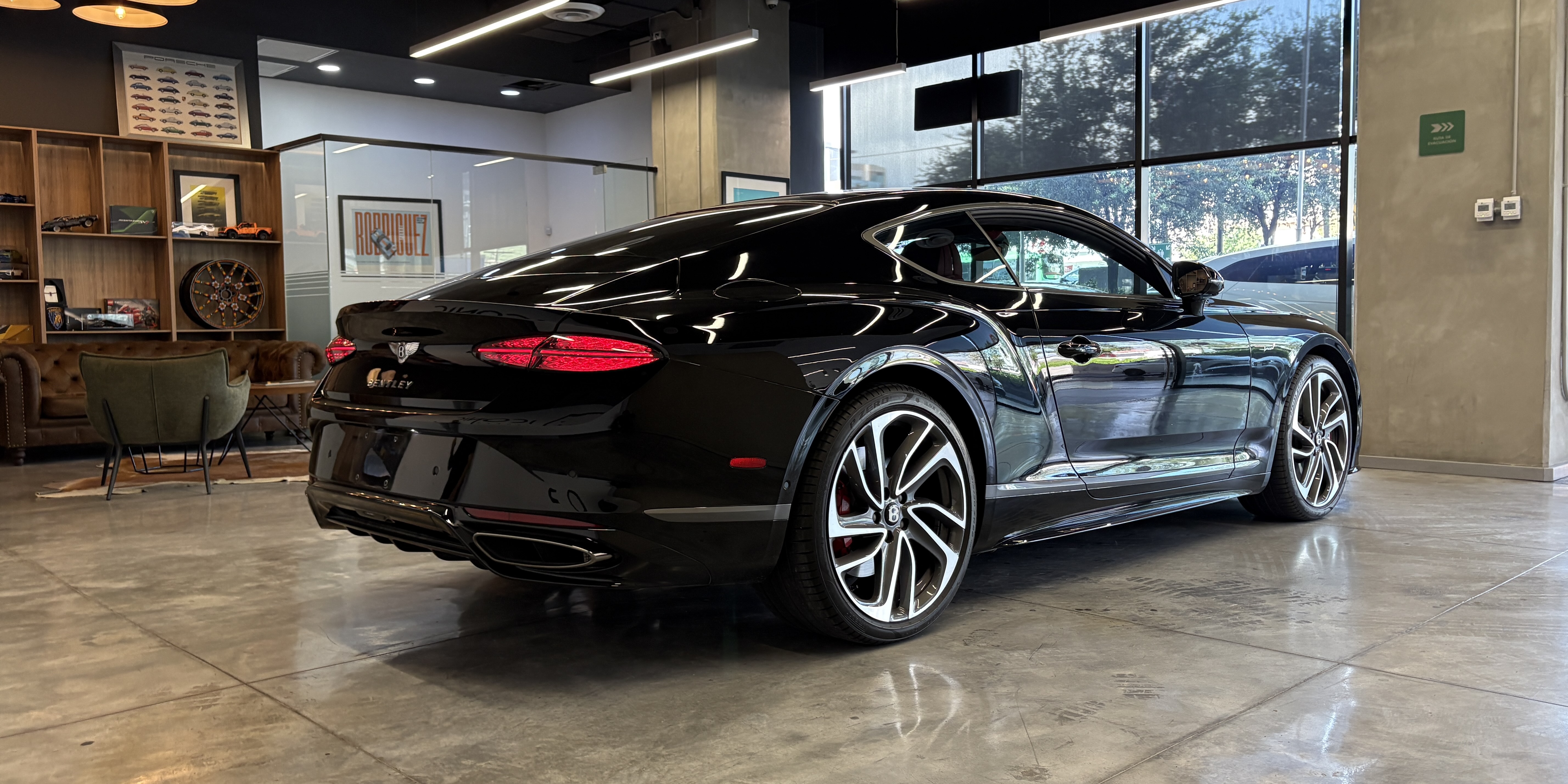 Bentley Continental GT Speed V8 Hybrid