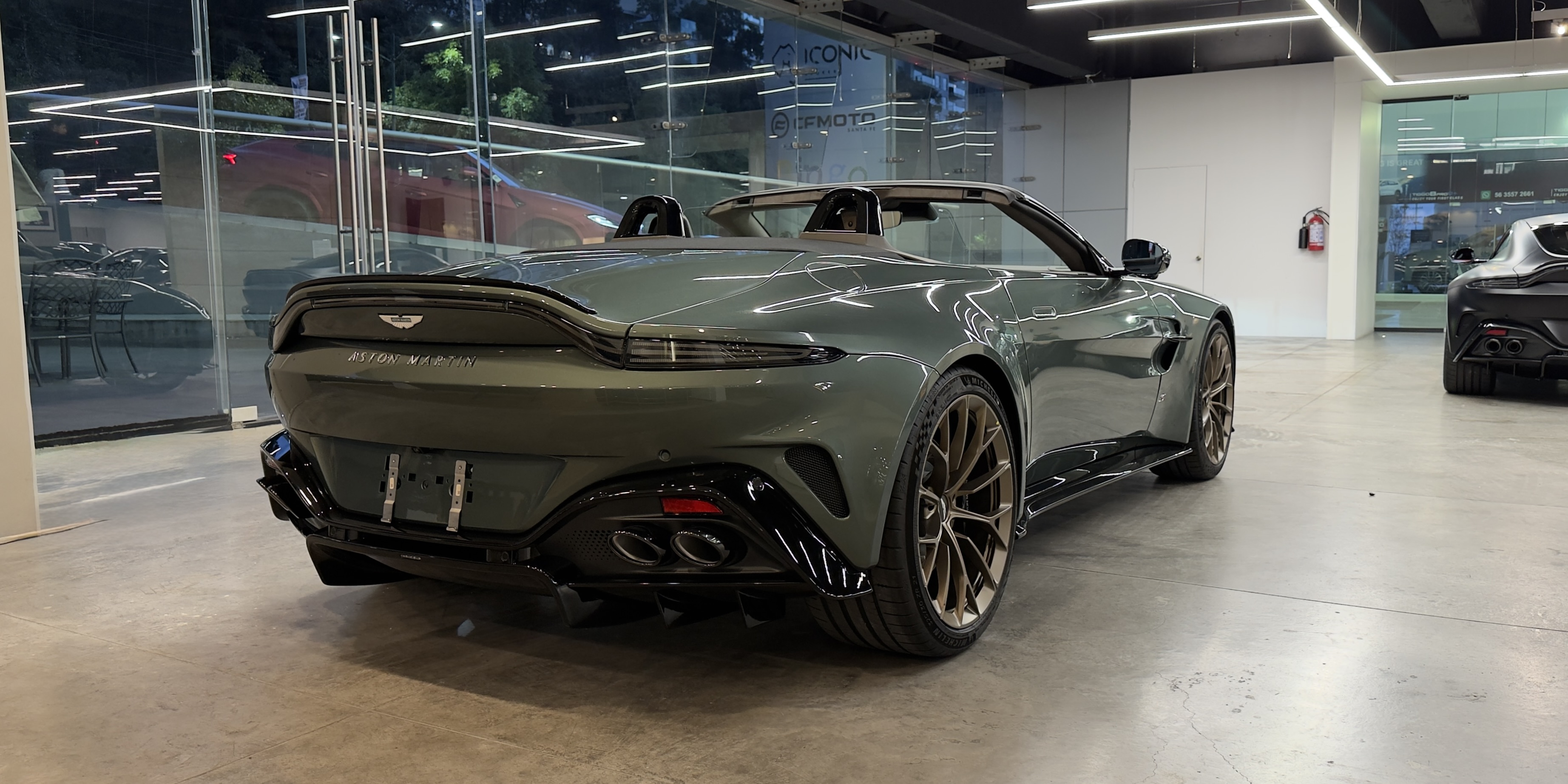 Aston Martin Vantage S Roadster