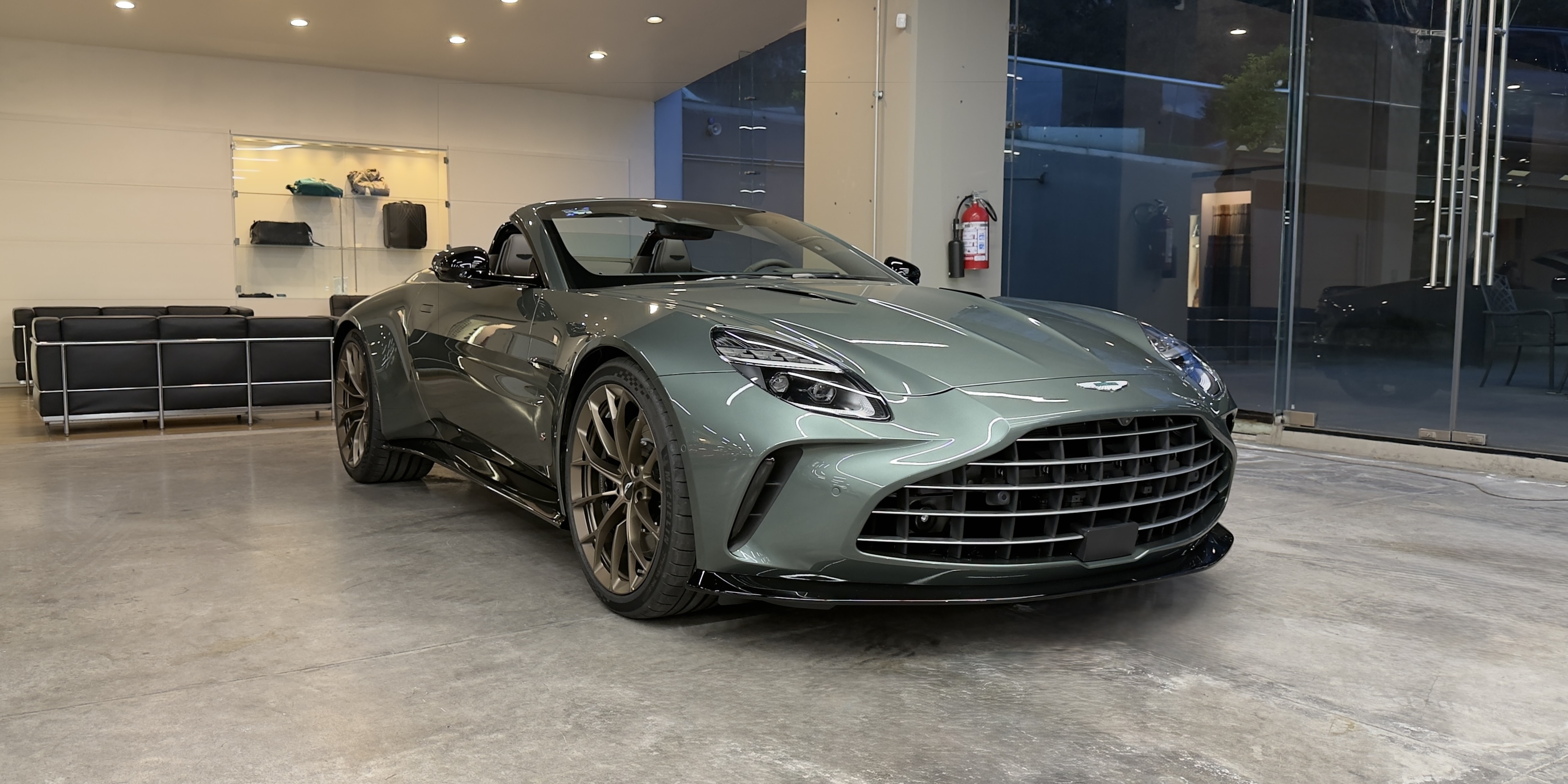 Aston Martin Vantage S Roadster