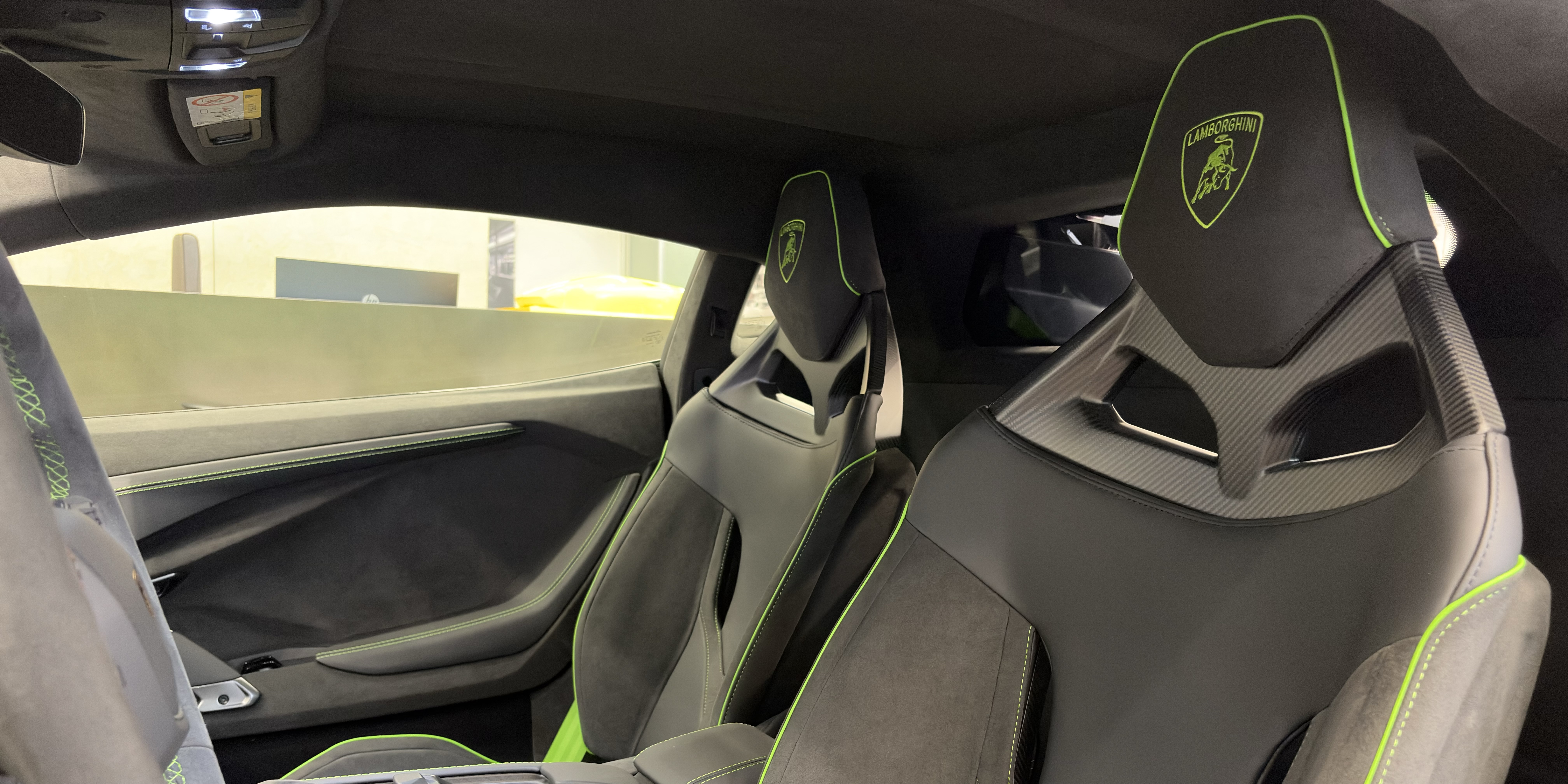 Lamborghini Revuelto