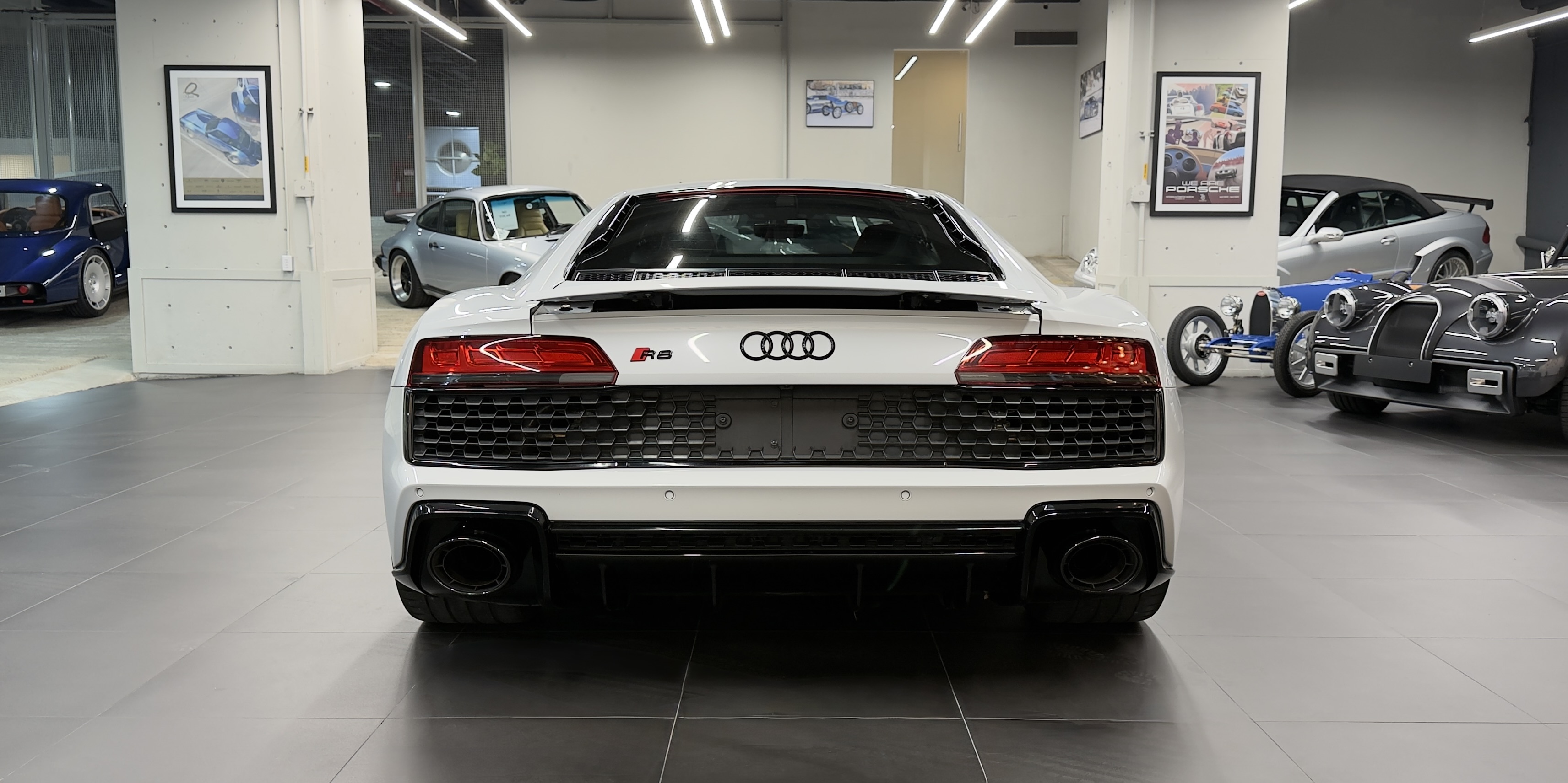 Audi R8 Coupe RWD