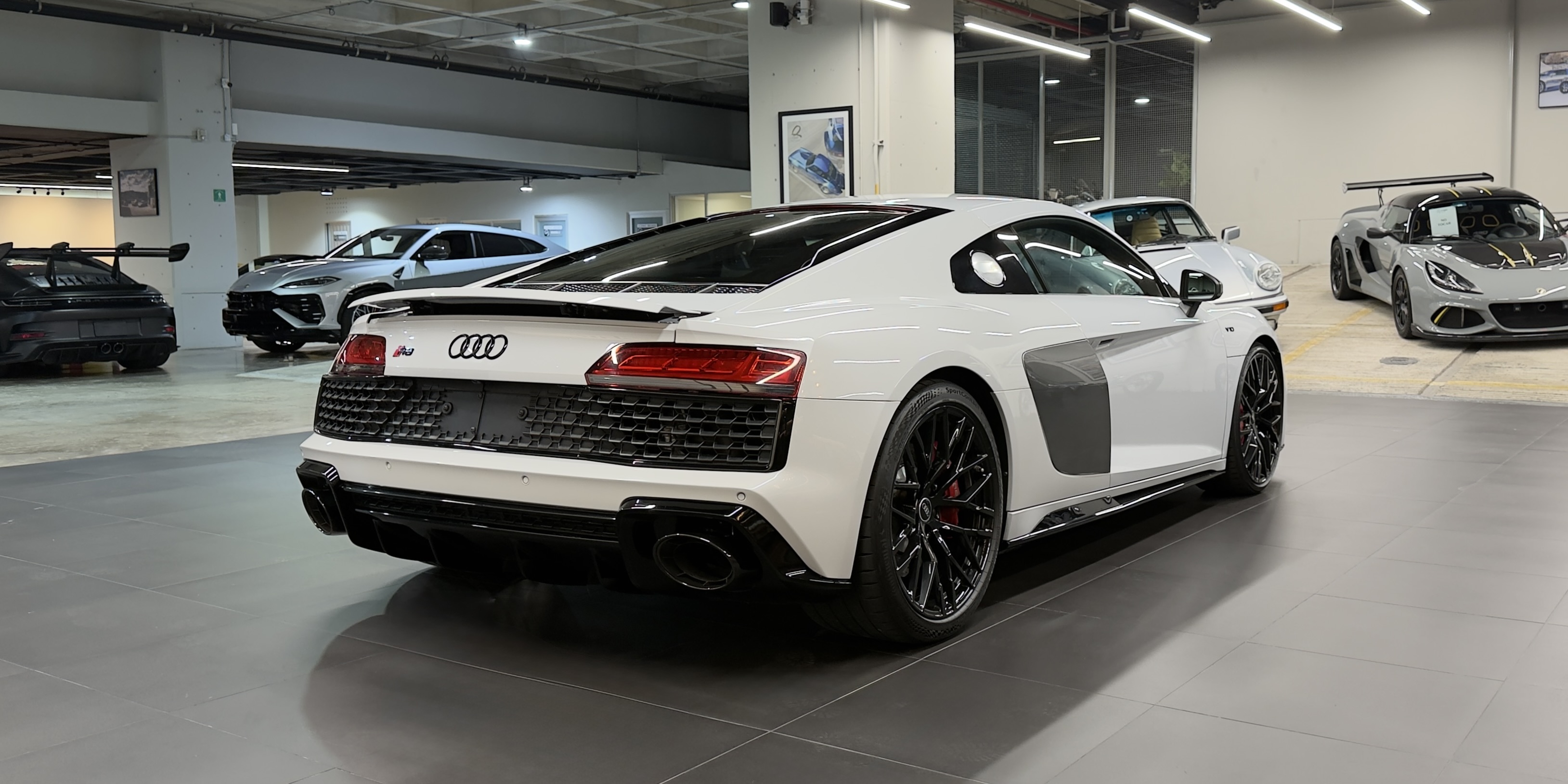 Audi R8 Coupe RWD