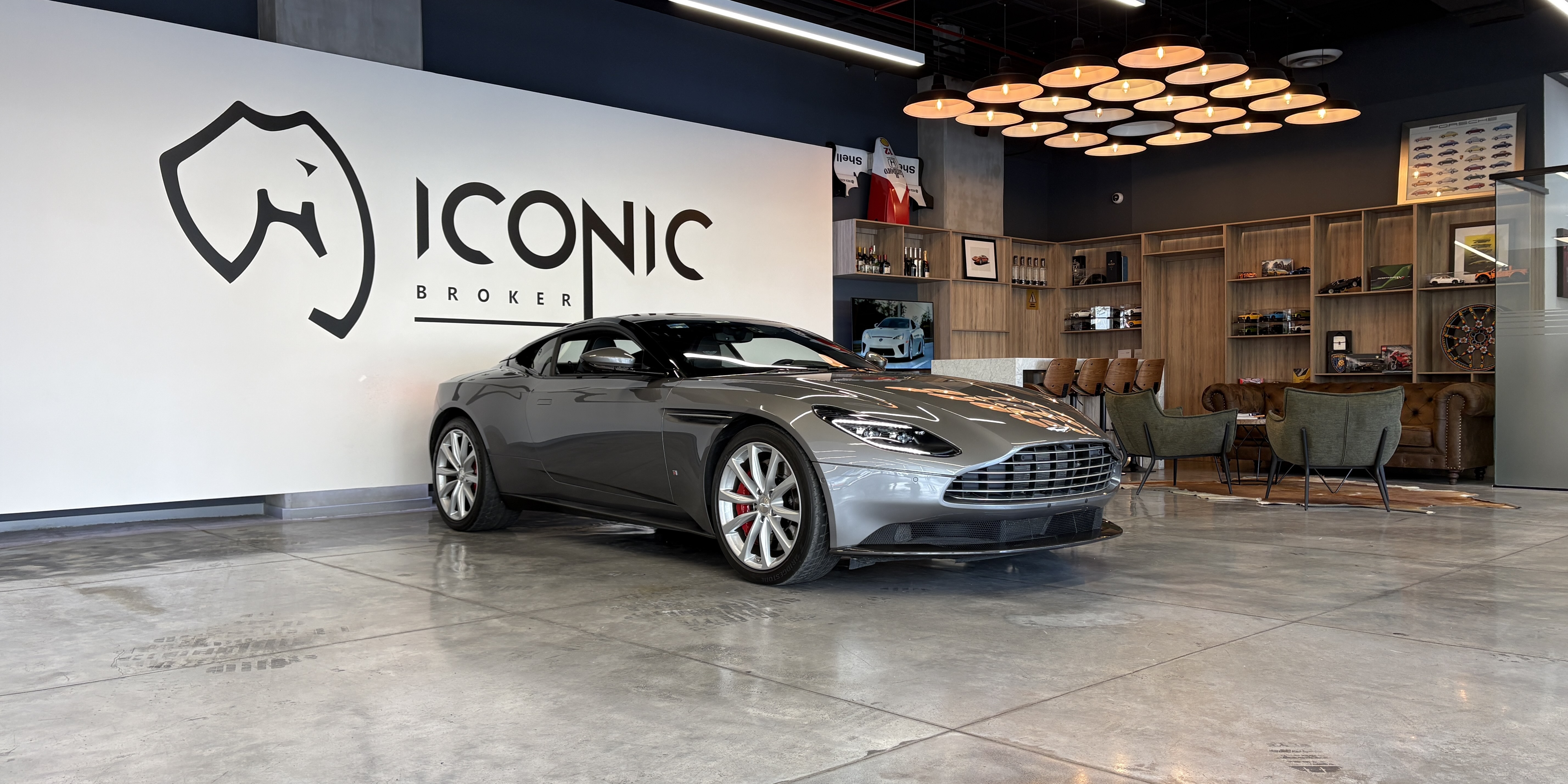 Aston Martin DB11 V8