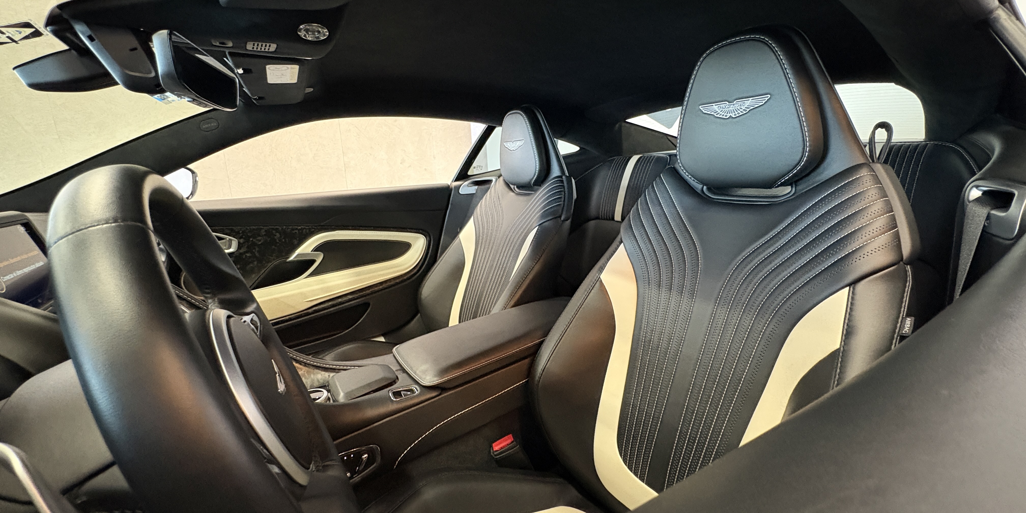 Aston Martin DB11 V8