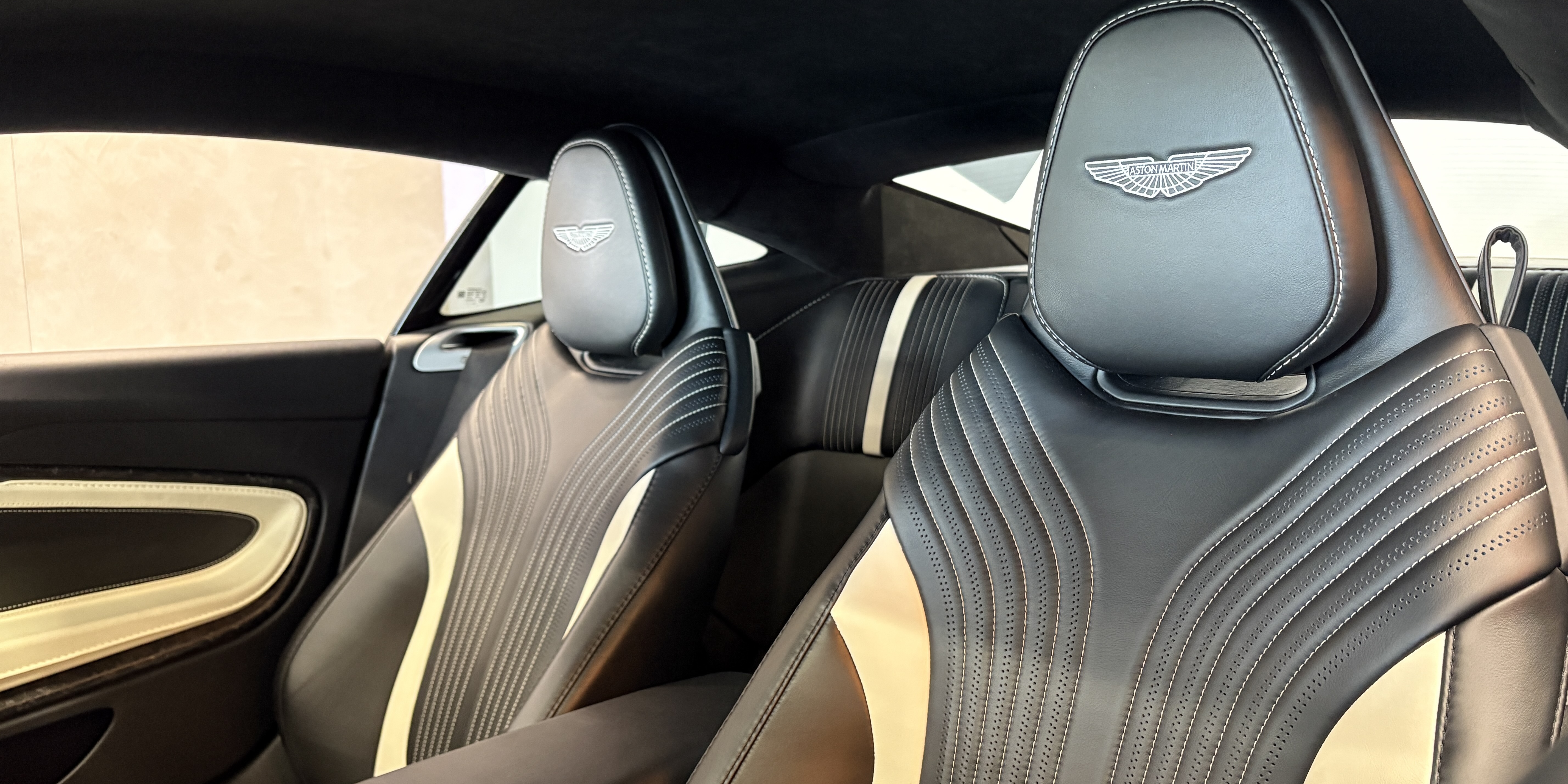 Aston Martin DB11 V8