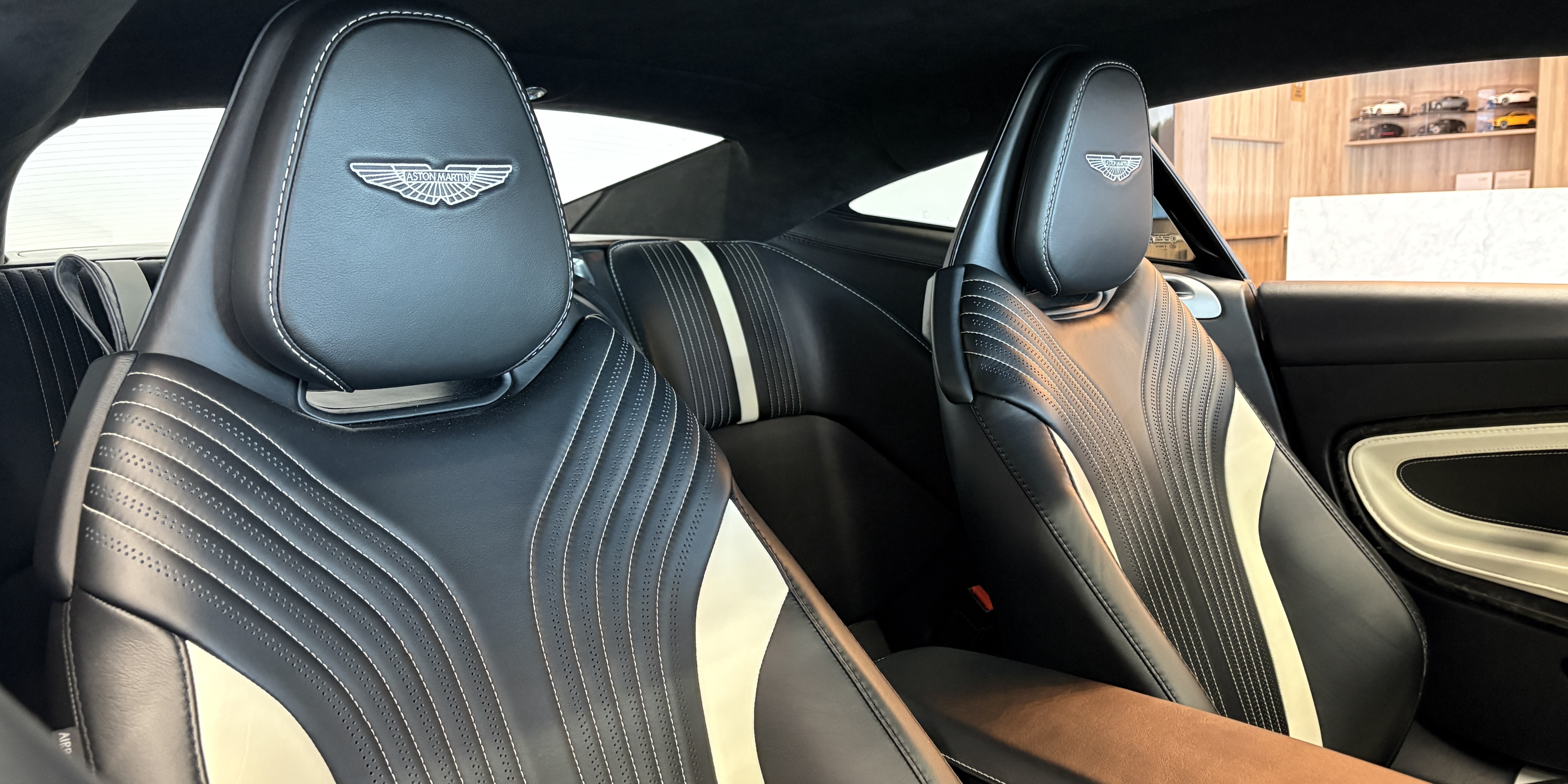 Aston Martin DB11 V8