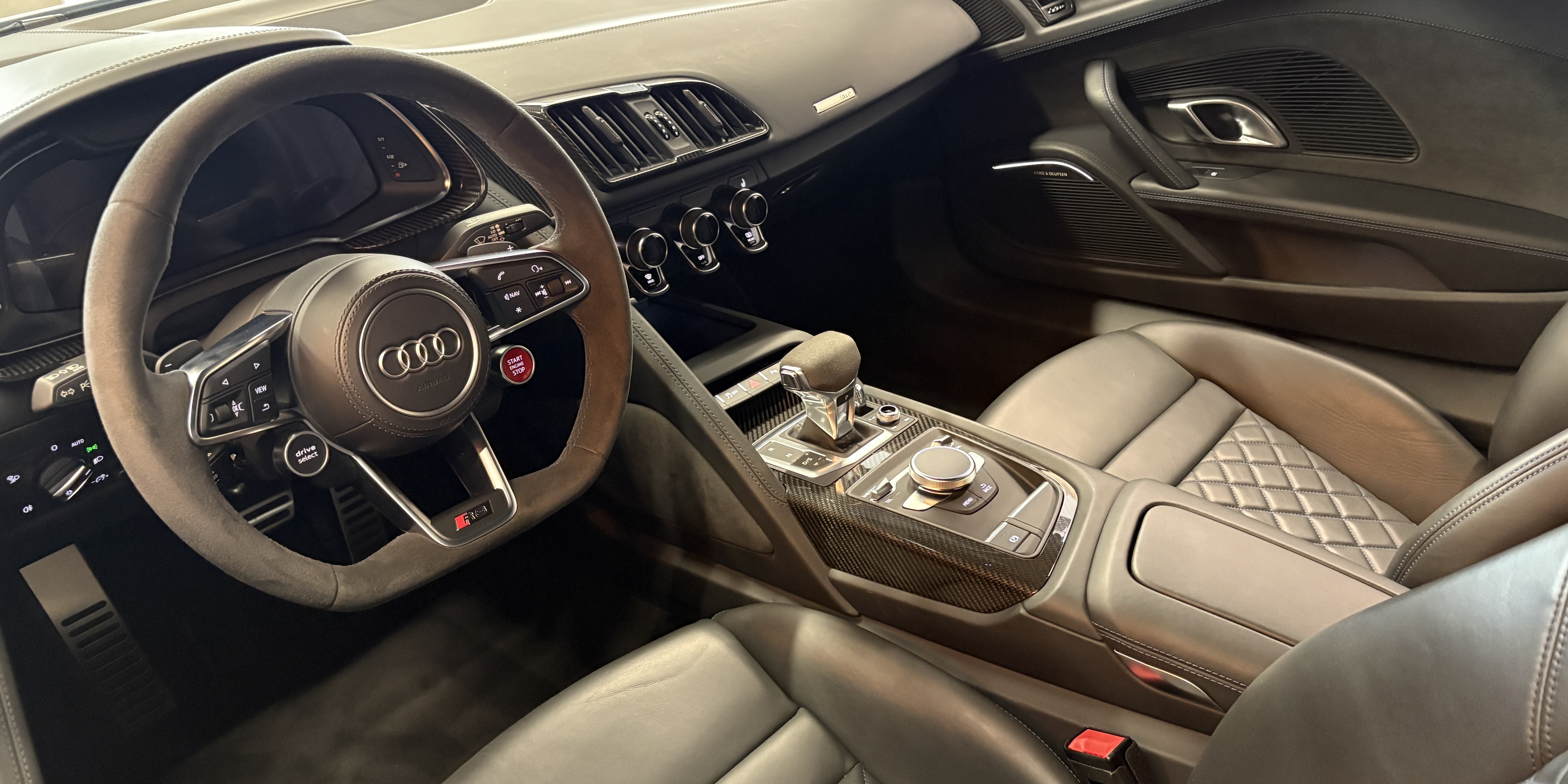 Audi R8 Coupe RWD