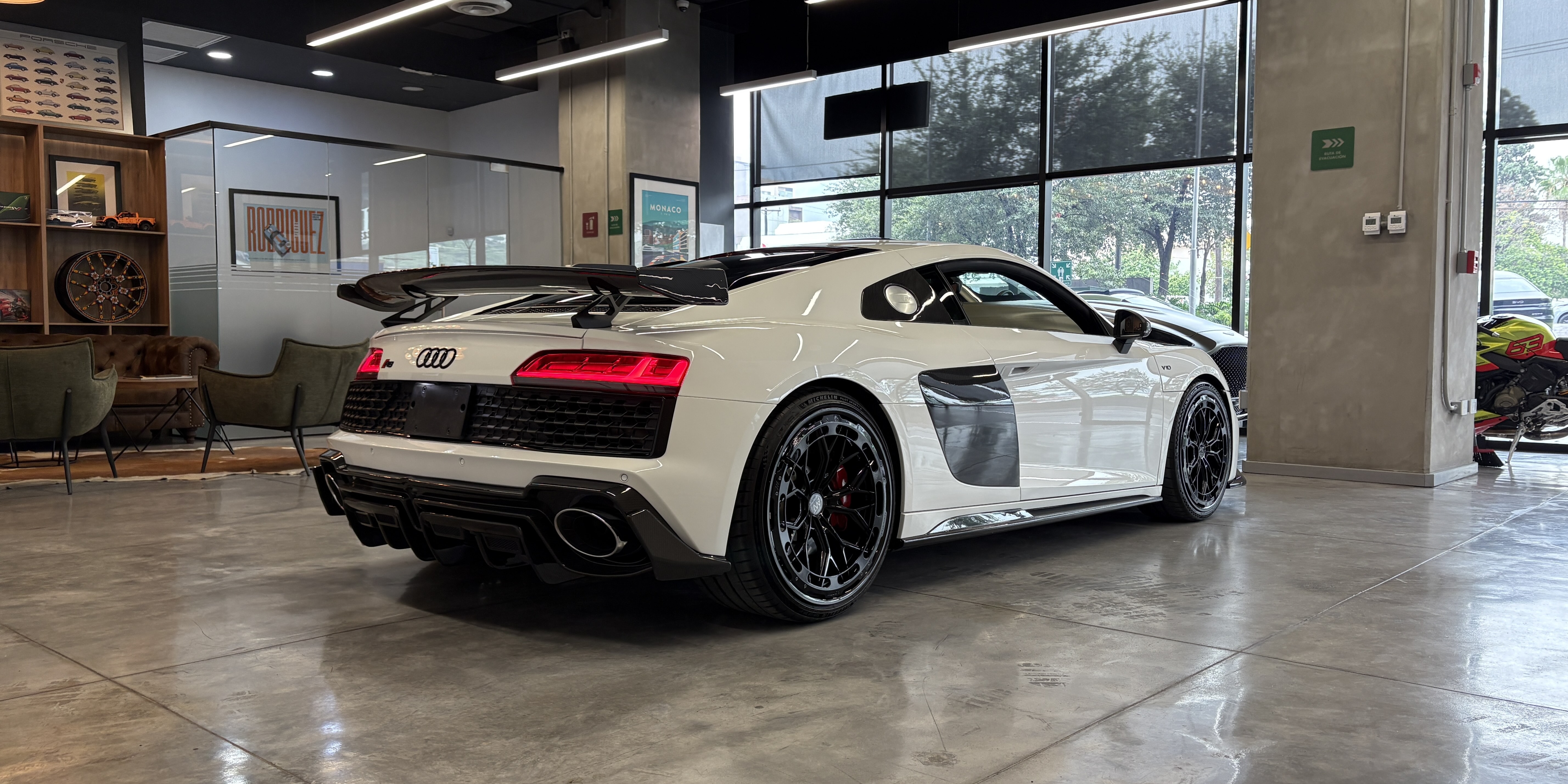 Audi R8 Coupe RWD