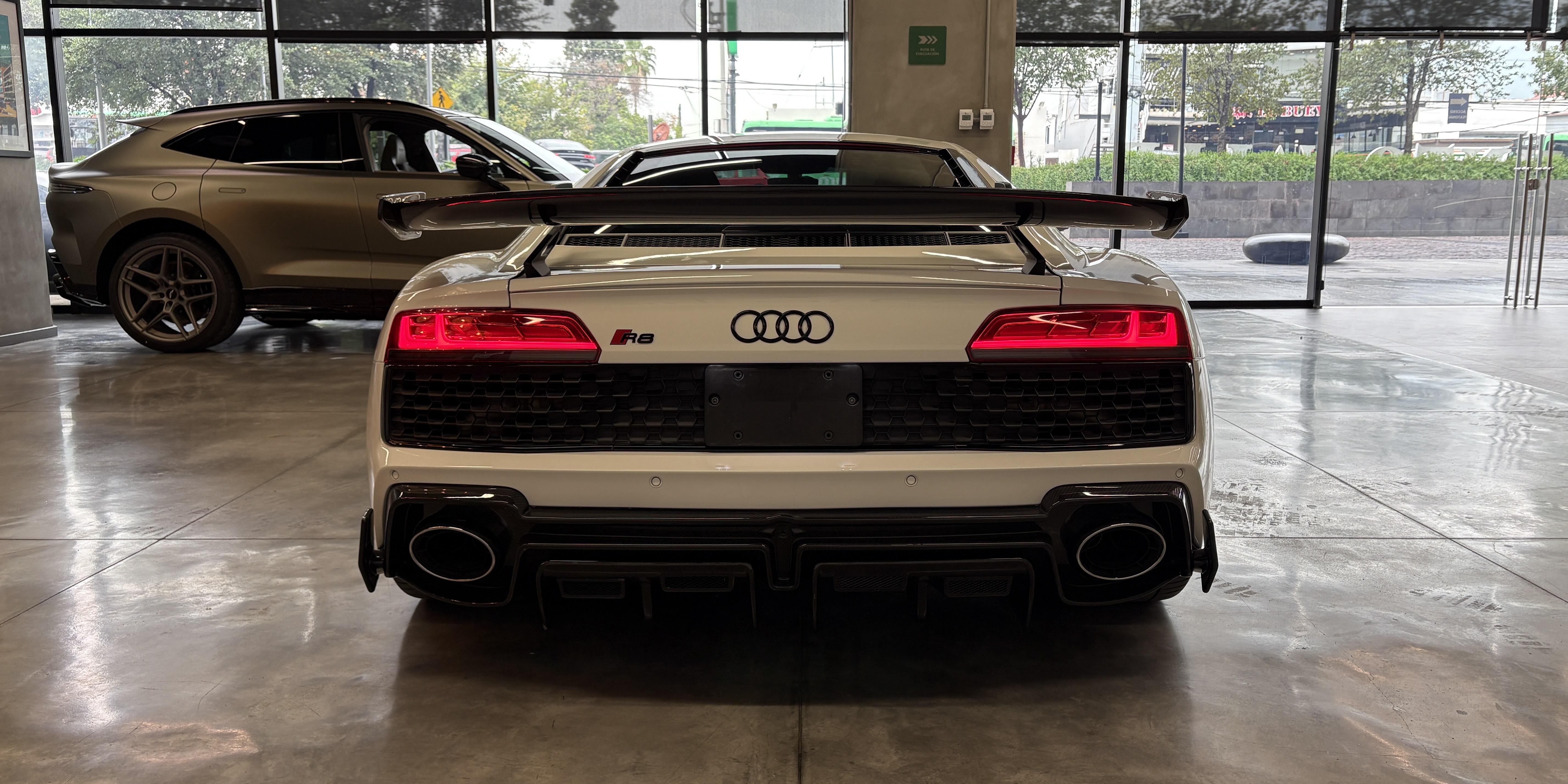 Audi R8 Coupe RWD