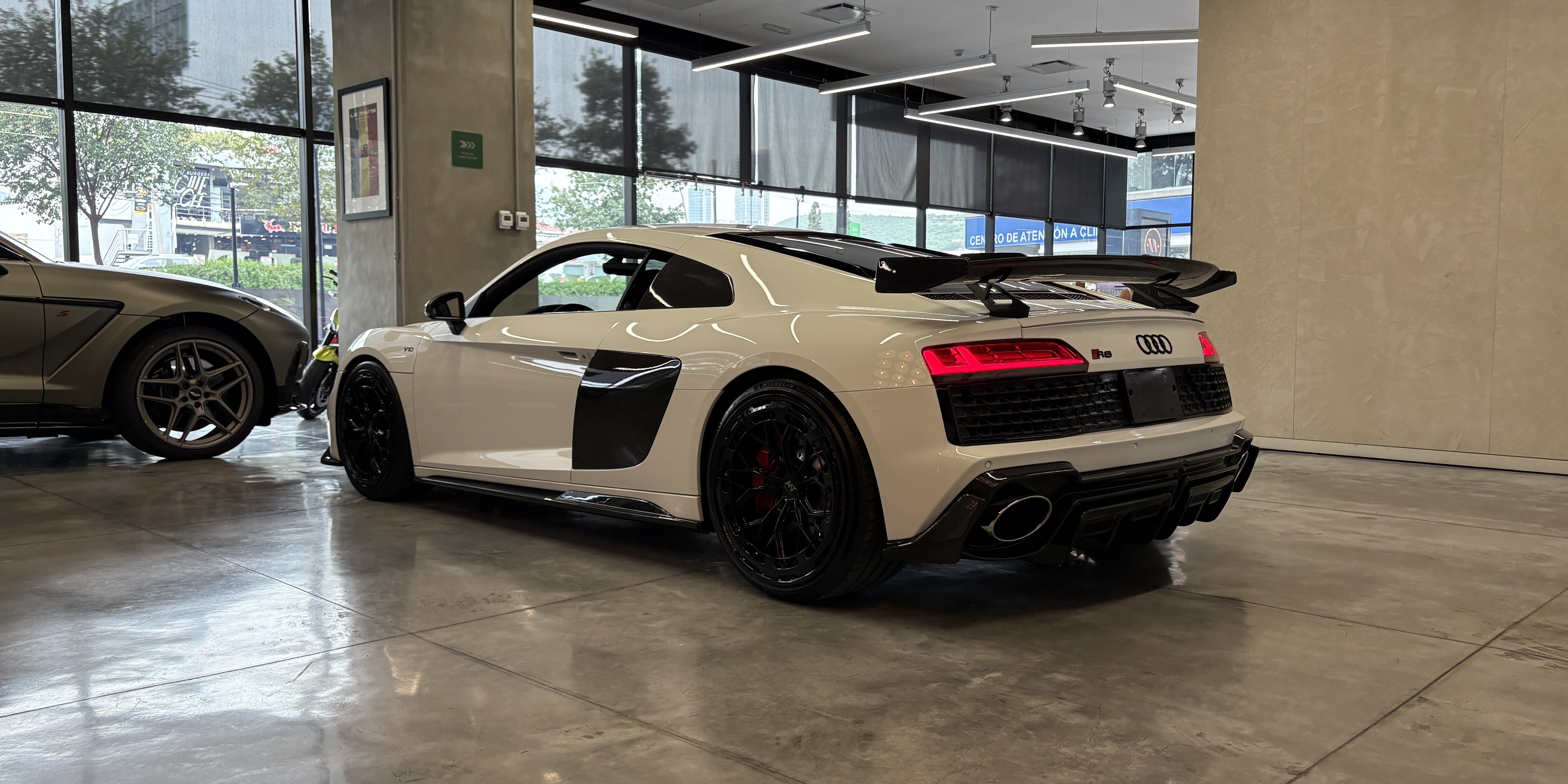 Audi R8 Coupe RWD