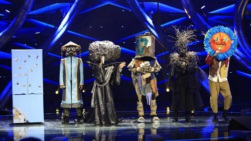 Zan Men Tun Li De Ren 咱们屯里的人the People In Our House Lyrics 歌詞with Pinyin By Gong Lin Na 龚琳娜 Chinese Song