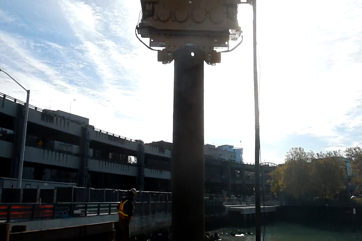 Vibratory piledriving