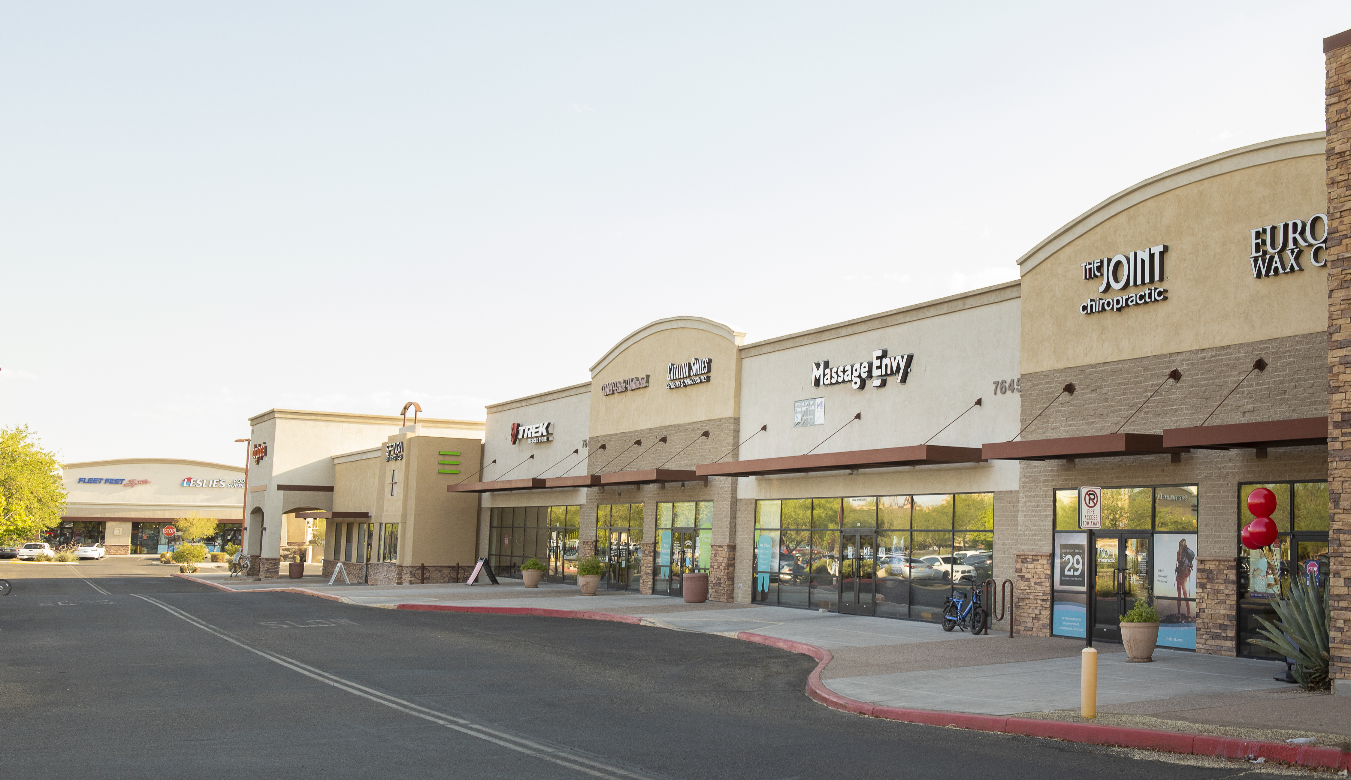 Commercial Center on Oracle Road