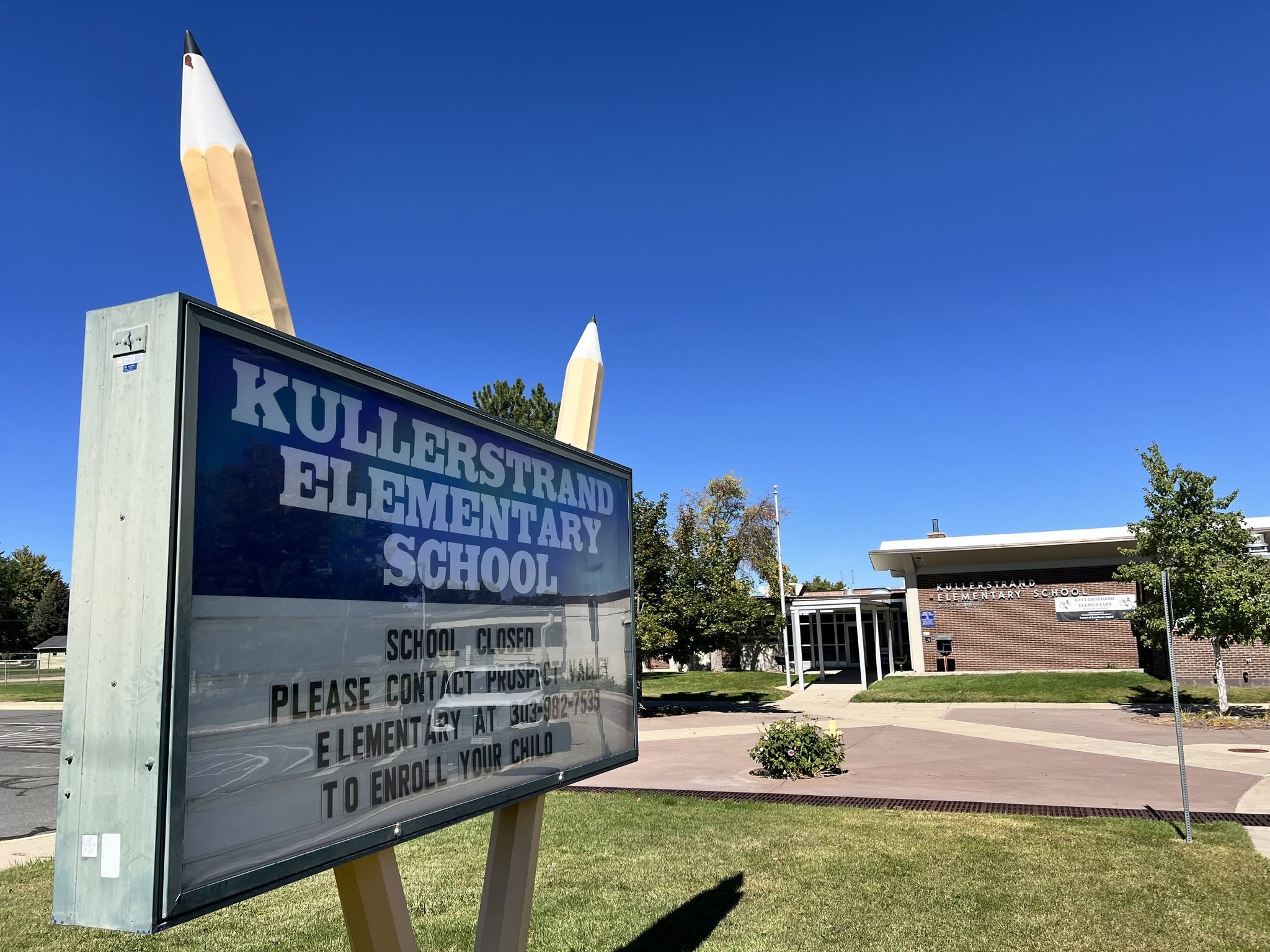 Front of Kullerstrand Elementary School