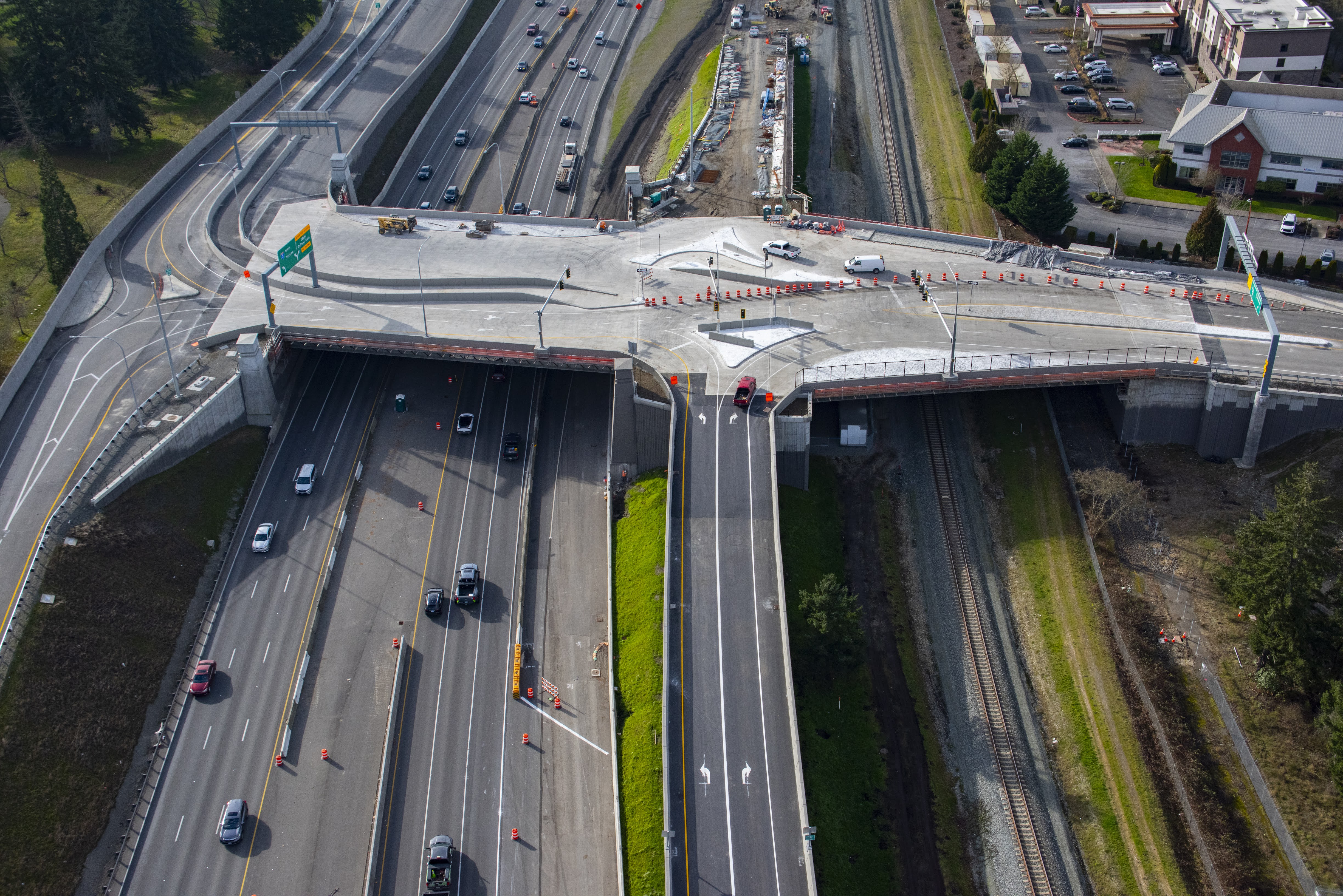 An aerial photo showing I-5 and the new southbound I-5 off-ramp and overpass.