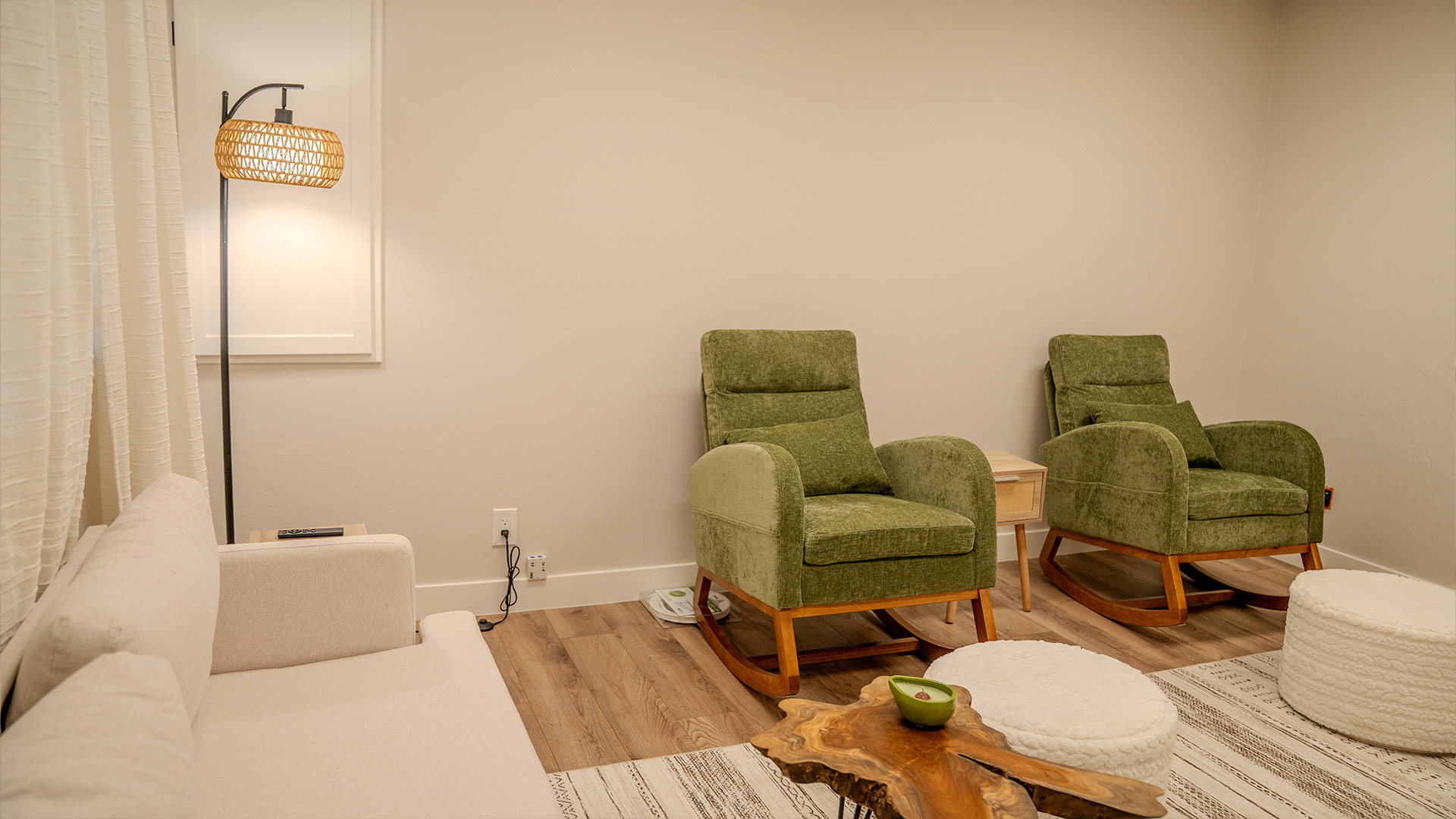 Moms Room 1