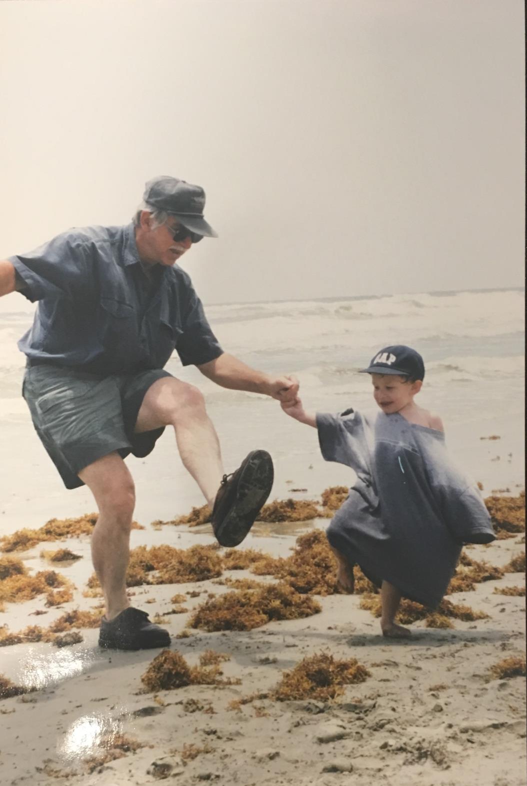 This is how to clean sand from your shoes at the beach.