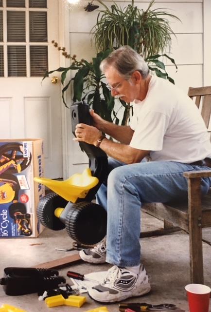 Assembling the second vehicle of the grandchildren fleet, 1999