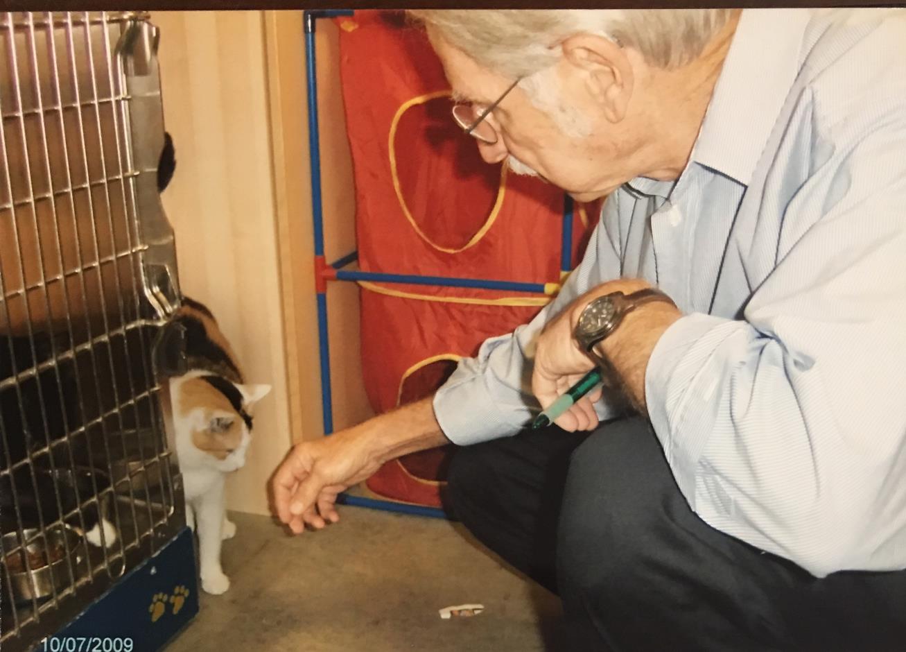 Meeting Callie at Petsmart, 2009