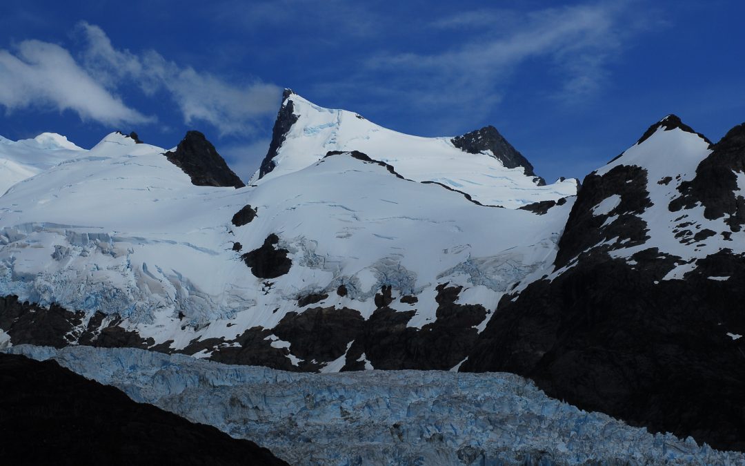 Glaciar Navarro, un glaciar del Fiordo De Agostini