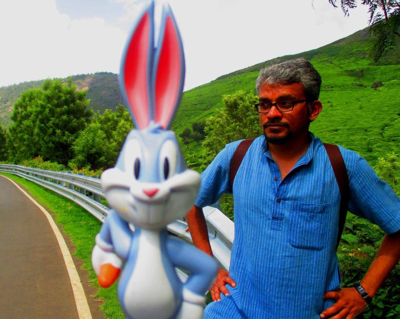 Bugs bunny meets a stranger too Bugs bunny meets a stranger
