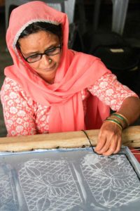 Artisan- zardozi craft