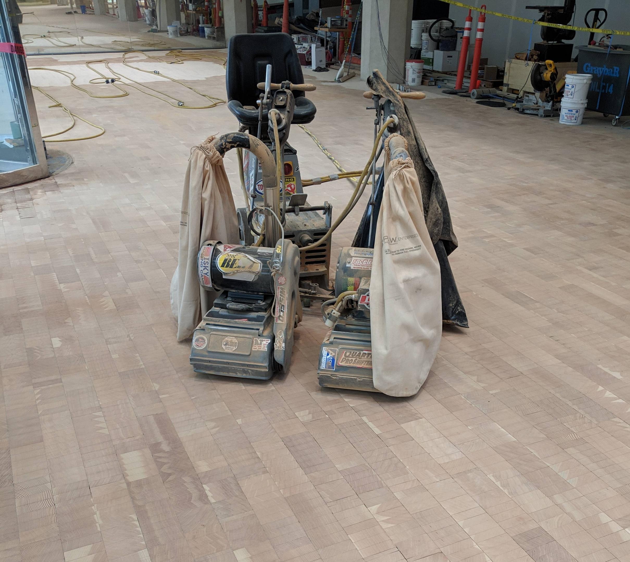 Chariot-style double ride-on floor sander - GIF - HomemadeTools.net