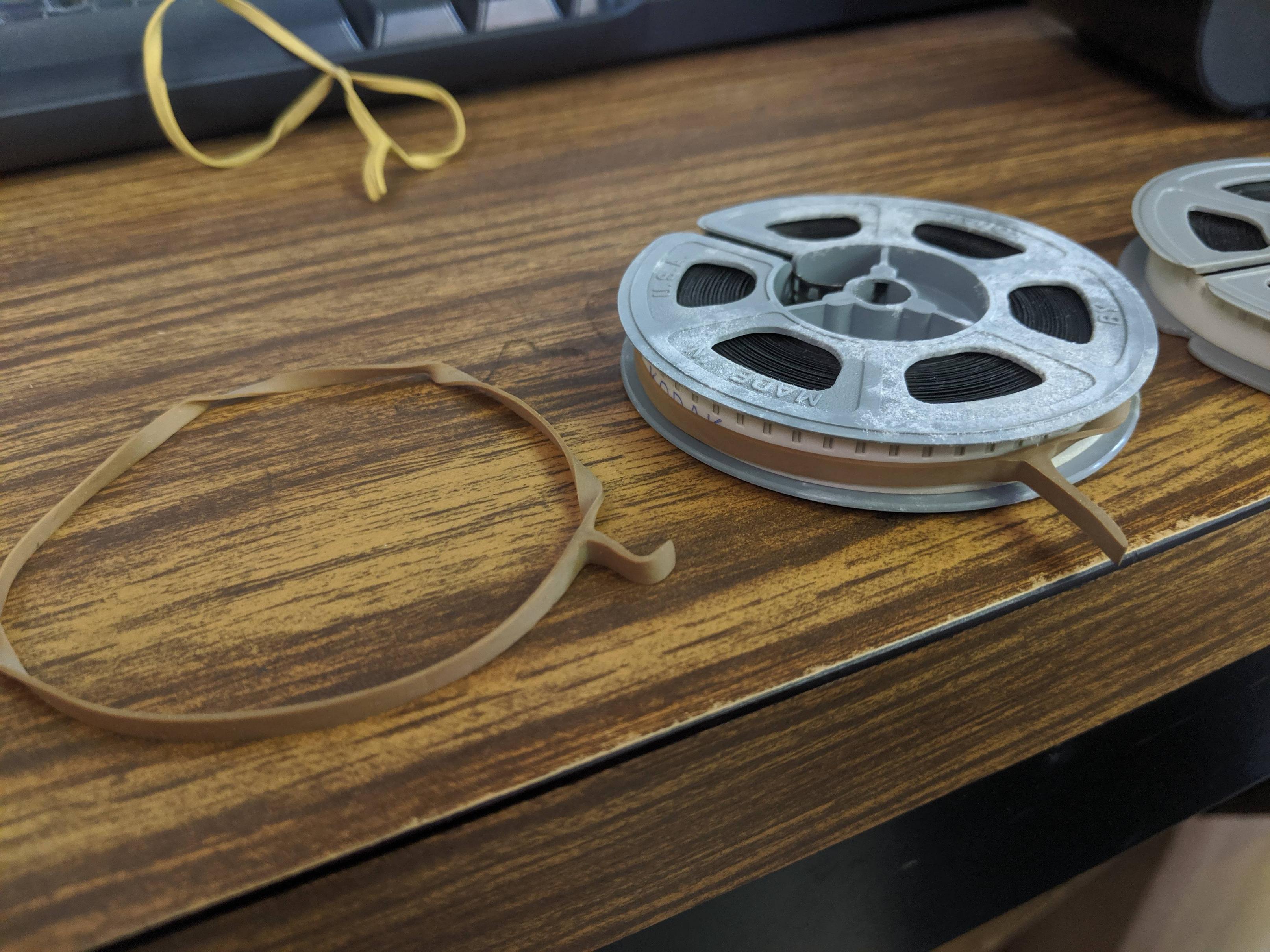 Rubber bands with rubber handles for wrapping film reels photo