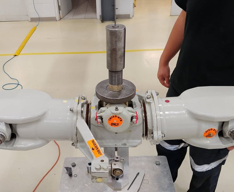 Helicopter rotor balancing tool photo