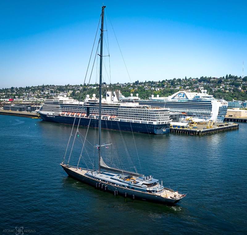 World's largest singlemasted sailing vessel photo