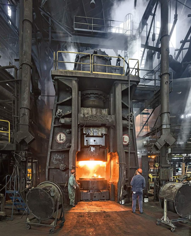 World's largest counterblow hammer photo