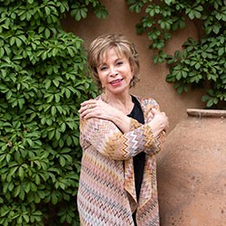 21+ Download Isabel Allende Gif