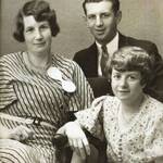 Eleanor Gerhardt with children, Edgar & Rosa <span>© Christine Goldsmith </span>
