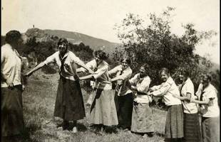 Romany Club members at Rock Springs, Mt. Tamalpais. Eva Nelson is the 2nd from the left.