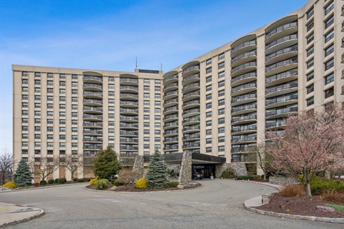 2 Claridge Drive, Unit 11GE,  Verona, NJ 07044