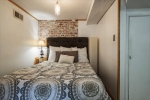 4637 Martha St_052