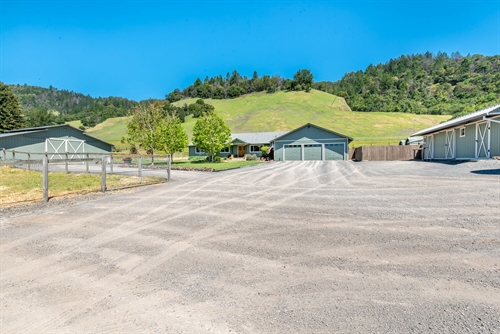 6577 Bennett Valley Rd,  Santa Rosa, CA 95404