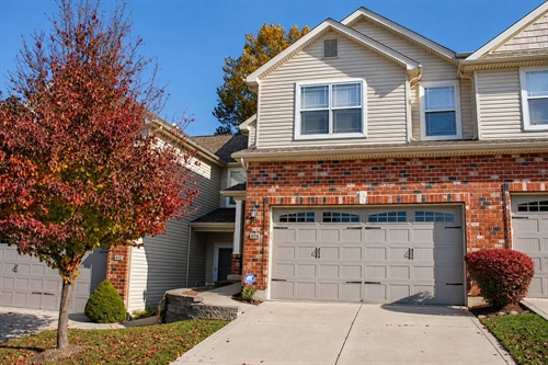 404 Willott Square Dr,  St. Peters, MO 63376