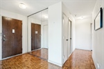 7DE Foyer with two closets