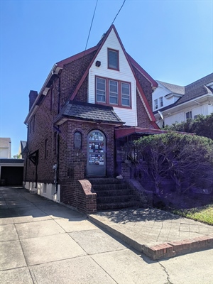 264 Beach 137 Street,  Belle Harbor, NY 11694