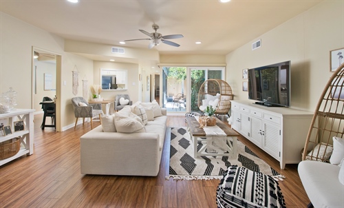 13262 Ventura Blvd,  Studio City, CA 91604