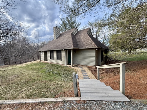 1026 Highlands,  Charlottesville, VA 22901