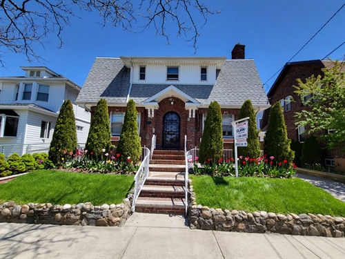 410 Beach 123 Street,  Rockaway, NY 11694