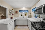 25-Kitchen