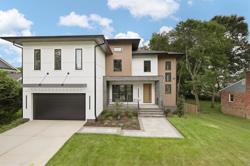 310 Johnson Street SW,  Vienna, VA 22180