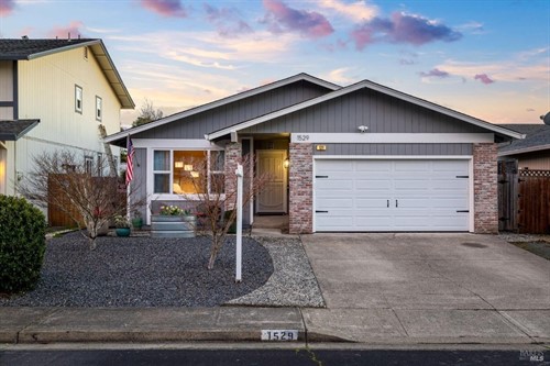 1529 Garfield Ct,  Rohnert Park, CA 94928