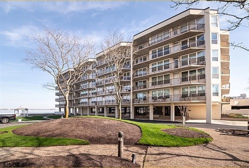 500 Bay Ave Apt 201N,  Ocean City, NJ 08226